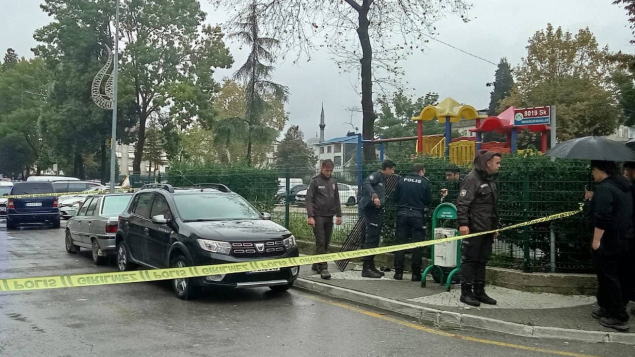 Sakarya'da ağabey dehşeti: Kardeşini sokak ortasında vurup kaçtı