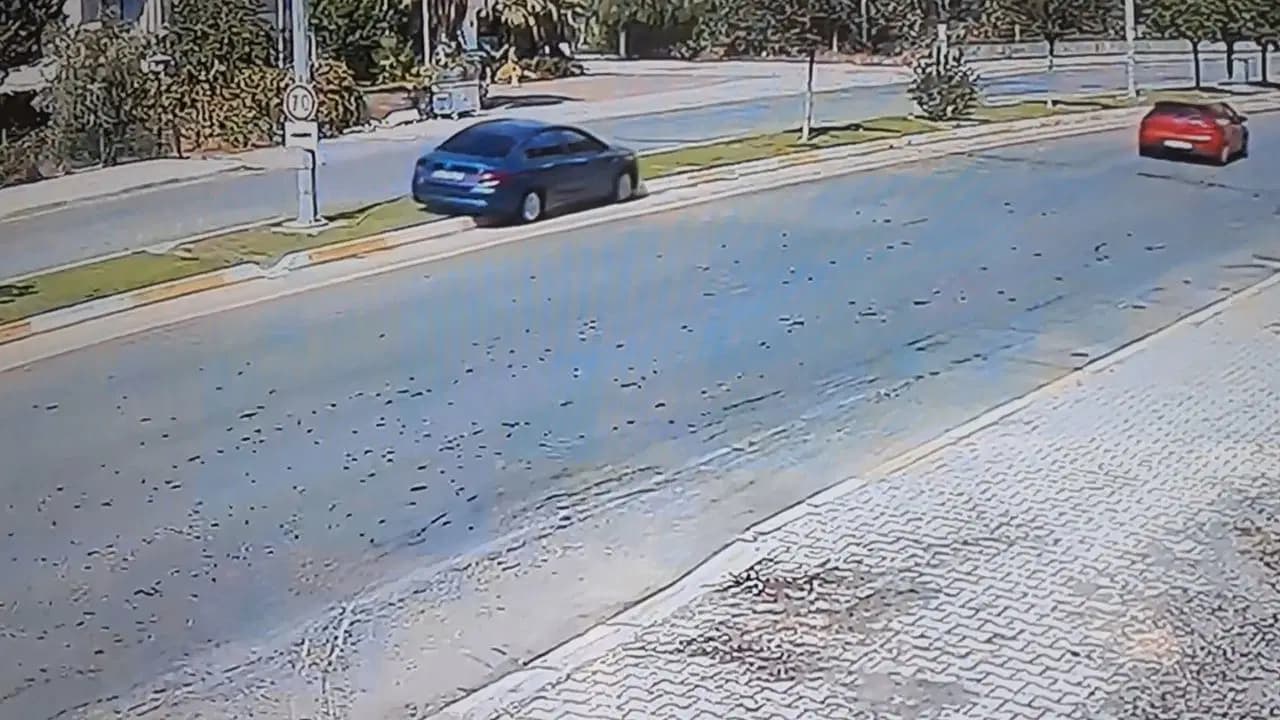 Direksiyondayken fenalaşıp kaza yapan otomobil sürücüsü hayatını kaybetti