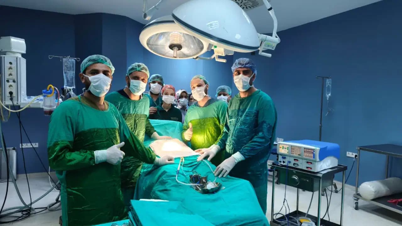 Doktorları şaşırtan vaka... Ağrı şikâyetiyle hastaneye gitti: Mesanesinden 42 taş çıkarıldı!