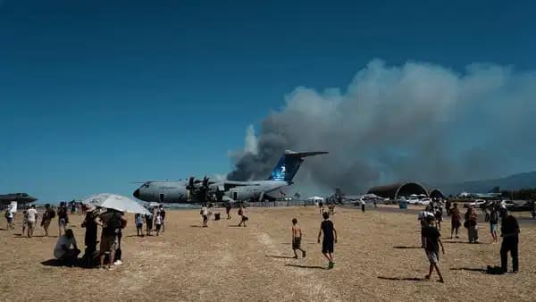 Yunanistan’da savaş uçağı gösteri sırasında düştü: 2 pilot hayatını kaybetti
