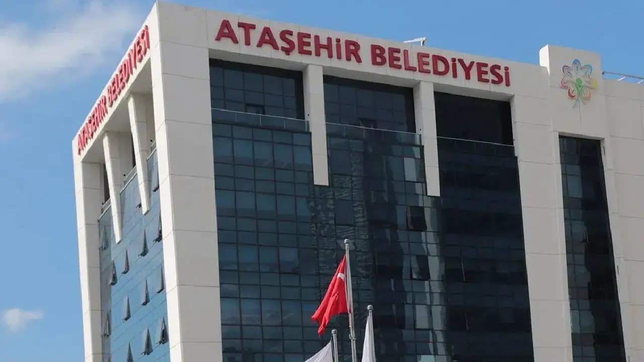 Ataşehir Belediyesi'ne operasyon: Gözaltındaki 13 kişi adliyeye sevk edildi