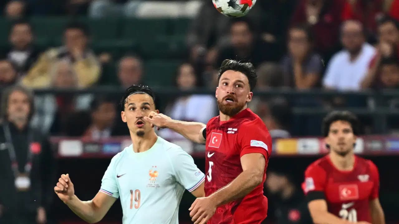 Spor yazarları Türkiye - Fransa maçını yorumladı: 'Montella’nın düşünmesi gereken iki büyük problemi var'