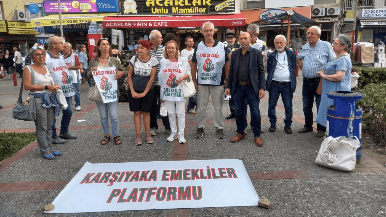 Emekliler Karşıyaka’da bir araya geldi: Geçinemiyoruz