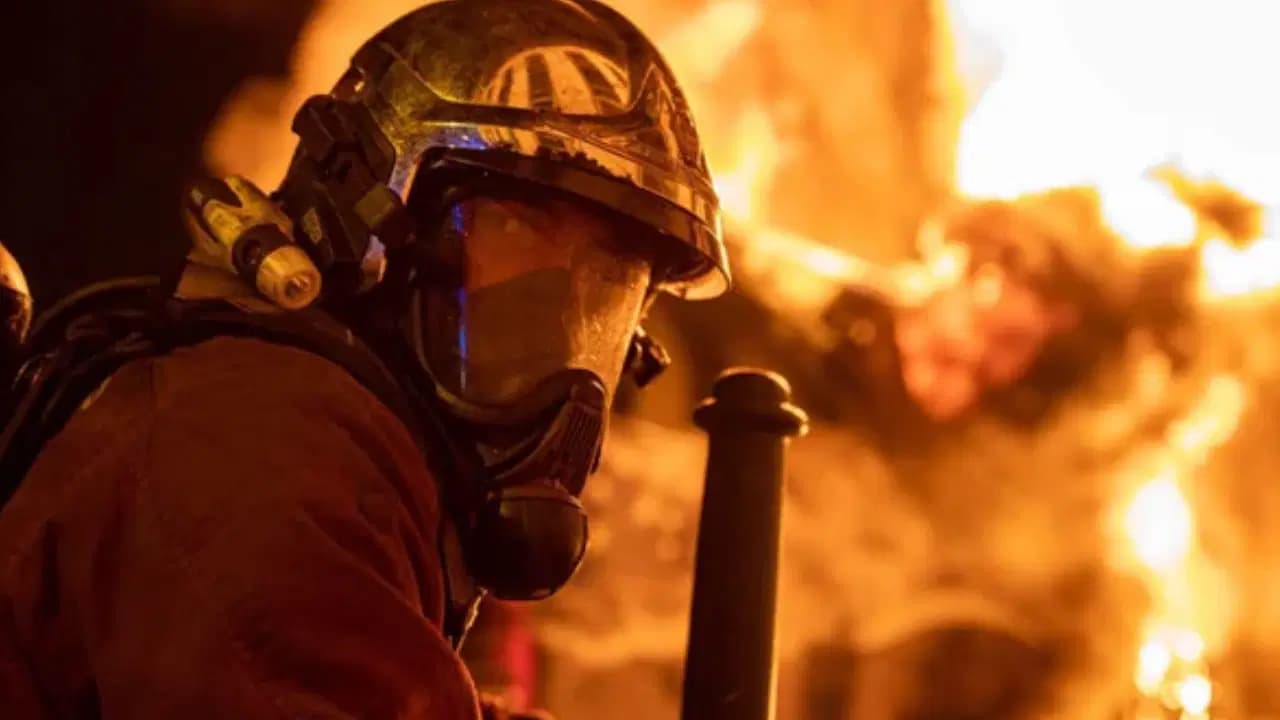 Fransa’da itfaiyeciler 6 haftalık greve başladı