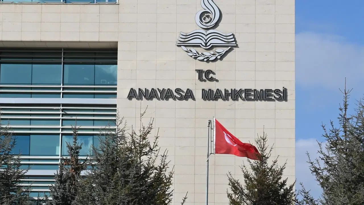 Gözler AYM'de: YENİ Parti'nin ismi değişecek mi?