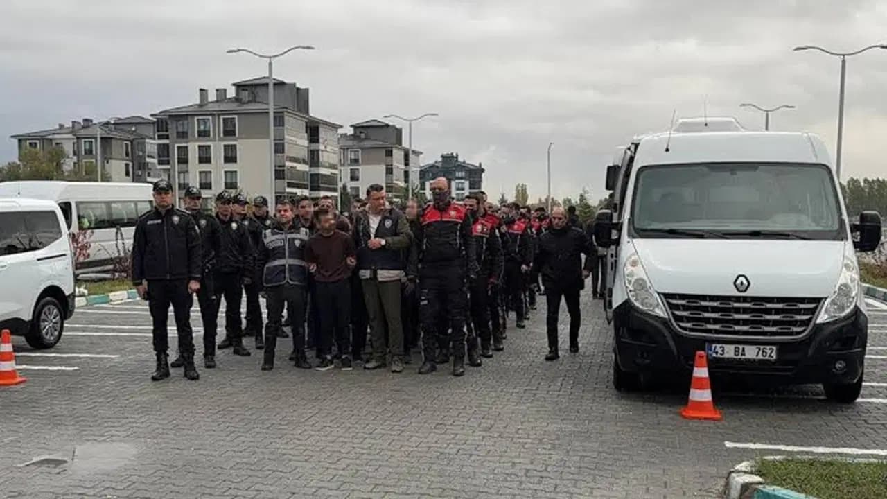 Kütahya'da yasa dışı bahis operasyonu: 41 kişi adliyede