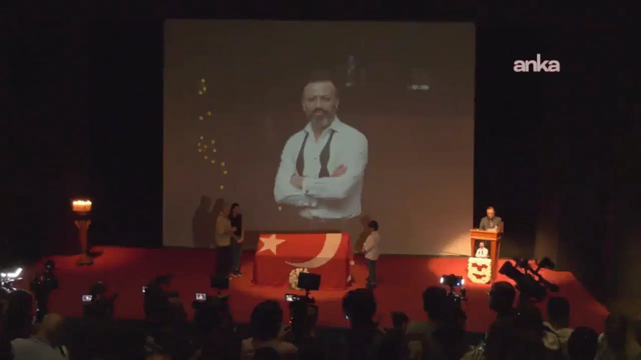 Oyuncu Serhat Kılıç’a Harbiye’de duygusal veda: Son yolculuğuna uğurlanıyor