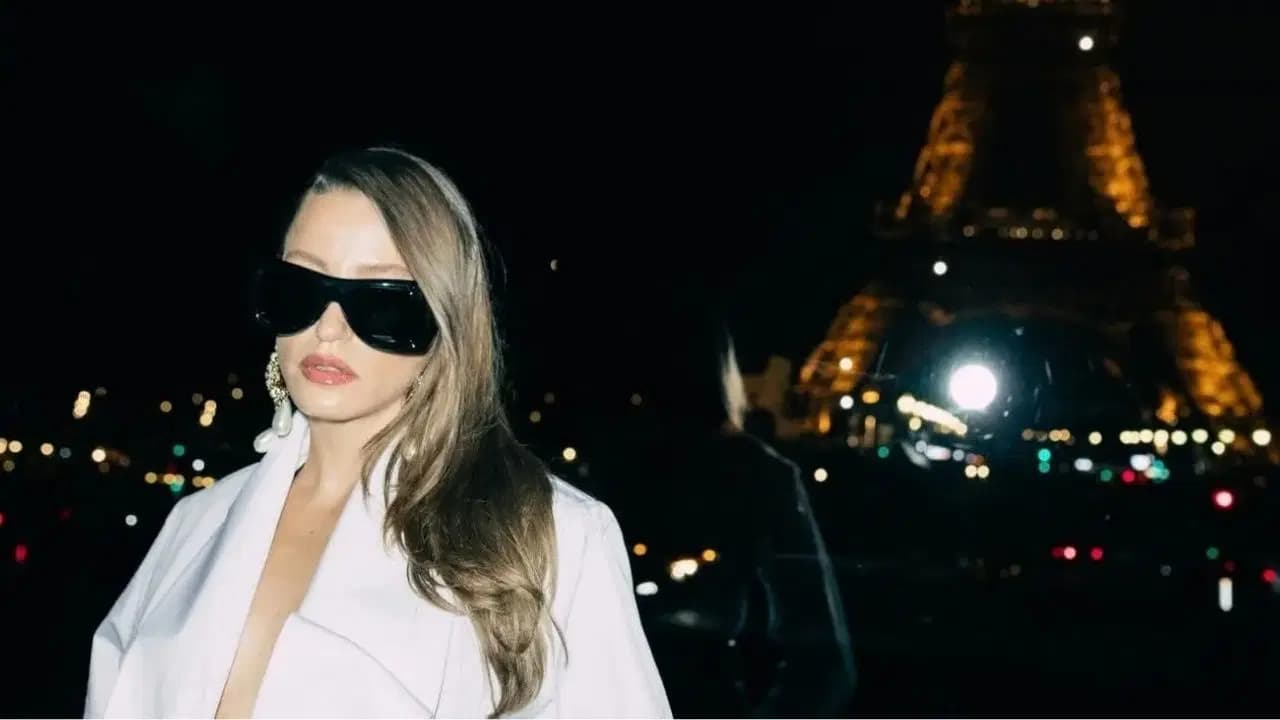 Paris Moda Haftası'na Serenay Sarıkaya damgası: Dünya yıldızlarıyla aynı podyumda