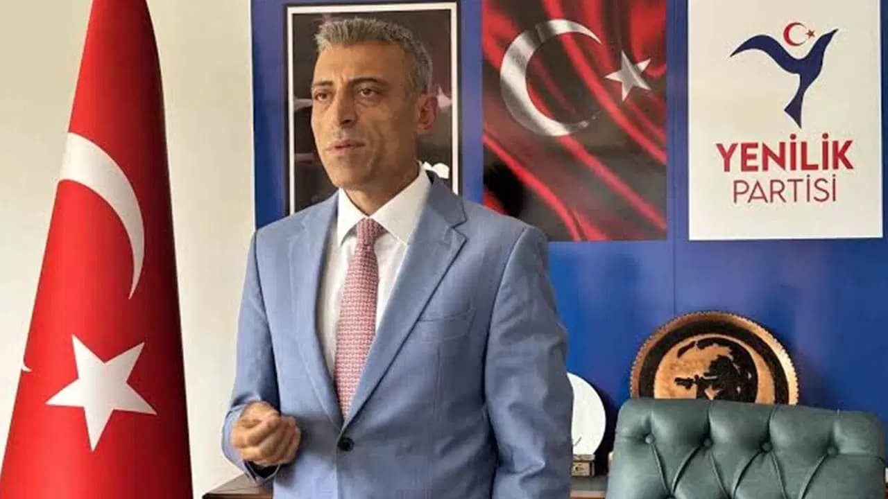 Gözler AYM'de: YENİ Parti'nin ismi değişecek mi?
