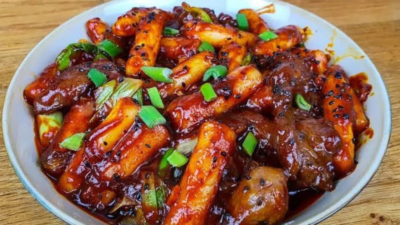 Kore mutfağından sofralarınıza: Tteokbokki