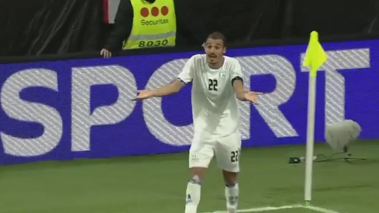 İsrailli futbolcu ateş etme taklidiyle sevindi: Oyundan atıldı