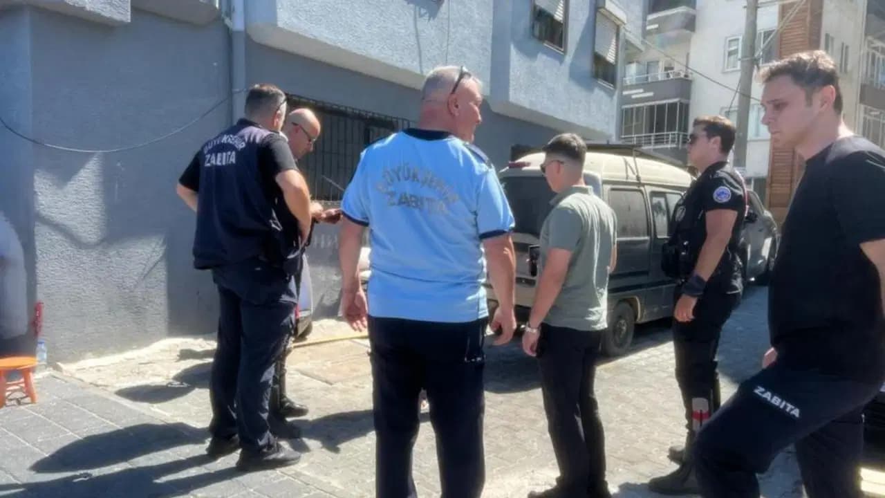 Seyyar satıcı denetiminde arbede: Zabıta memuru yaralandı