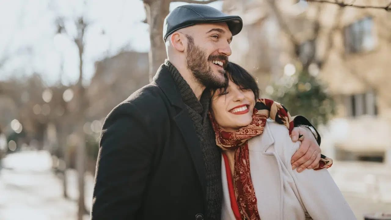 Aşık olunca hayatının düzenini değiştiren 5 burç: Bu burçlar sevdiği kişi için alışkanlıklarından vazgeçiyor...