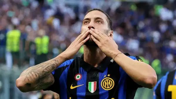 Galatasaray ve Fenerbahçe ile anılmıştı: Inter'den Hakan Çalhanoğlu kararı