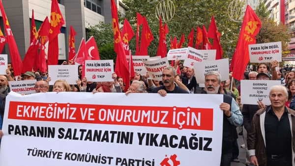Emekliler TKP'nin eyleminde konuştu: 'Bir an önce ölmemizi istiyorlar'
