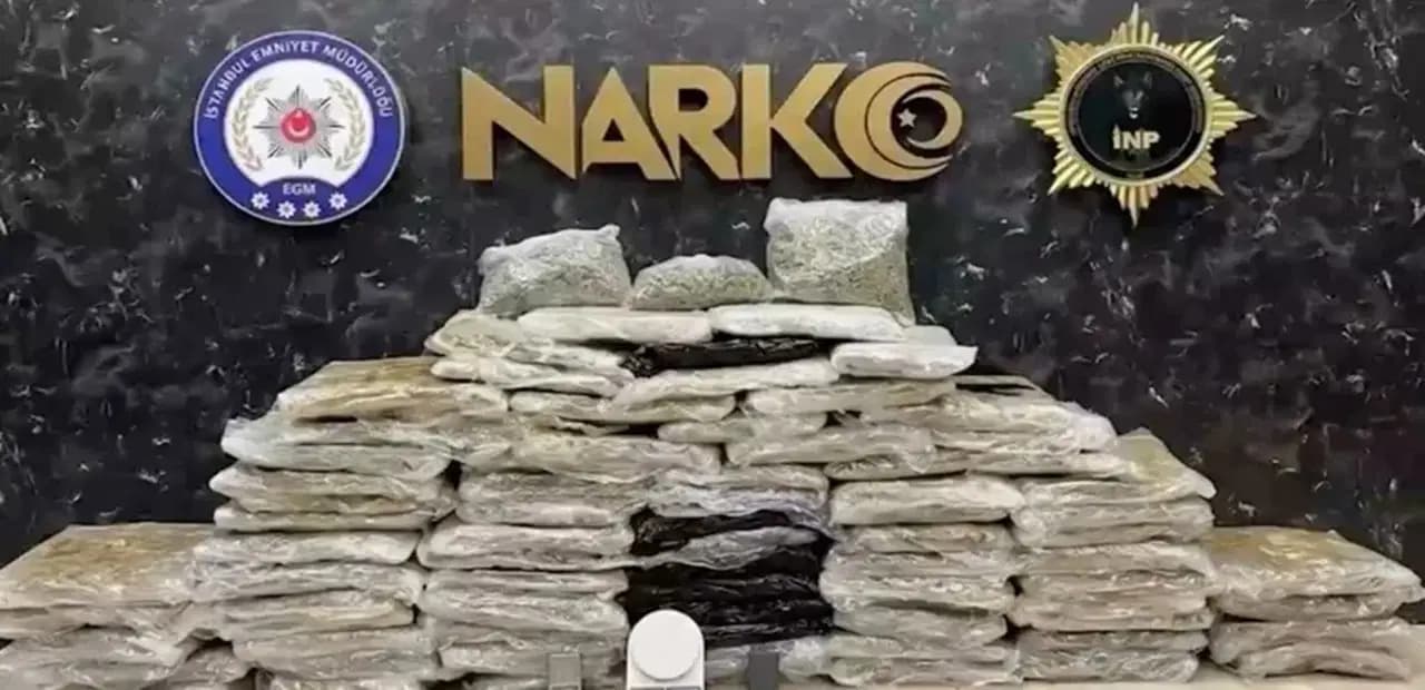 İstanbul'da yemek kuryesi görünümüyle uyuşturucu sevkiyatı: 2 şüpheli tutuklandı
