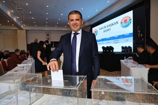 Mezitli Belediye Başkanı Ahmet Serkan Tuncer.