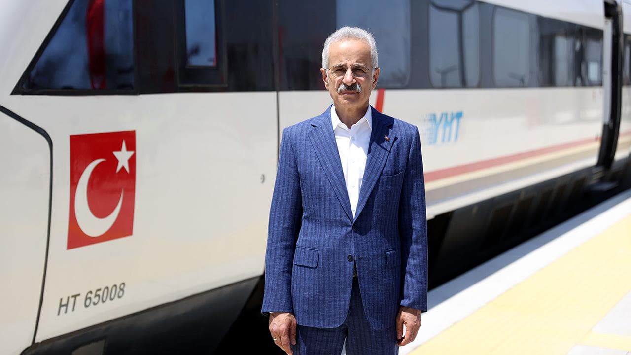Bakan Uraloğlu: 2 yılda 14 Milli Hızlı Tren seti üretmeyi hedefliyoruz