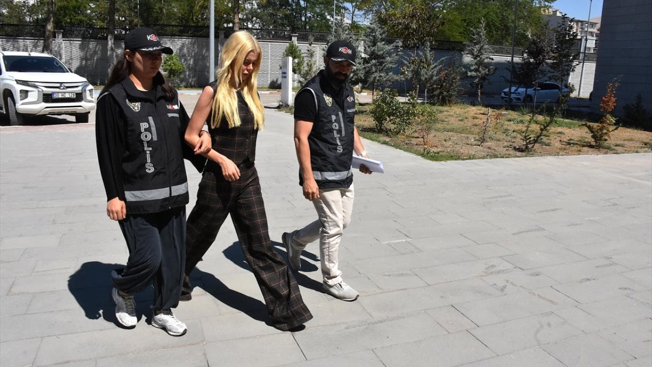'Vanlı Kara Haydır'ın İstanbul'da yakalanan eşi Çağla Öz Van'a götürüldü