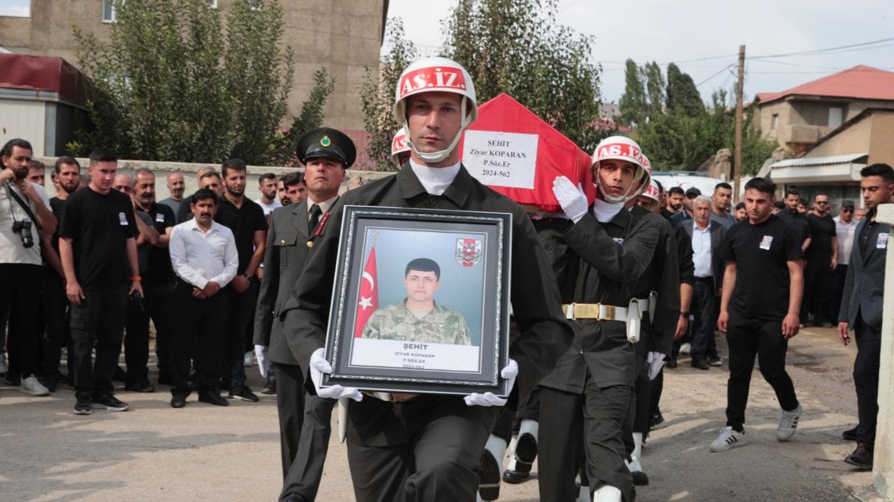 Iğdır'daki araç kazasında şehit olan askerimiz son yolculuğuna uğurlandı