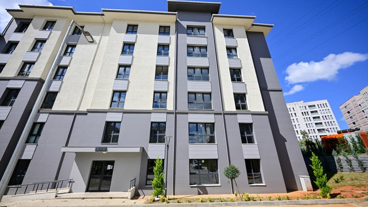 Yüzyılın Konut Projesi’ndeki kiralık daireler tanıtıldı