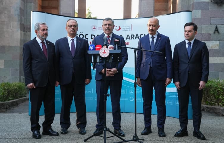 Bakan Çiftçi: Okullarımızın güvenliğini en üst seviyeye çıkarmayı planlıyoruz