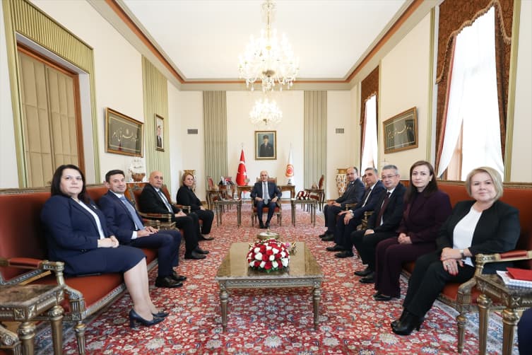 TBMM Başkanı Kurtulmuş'tan diplomasi trafiği