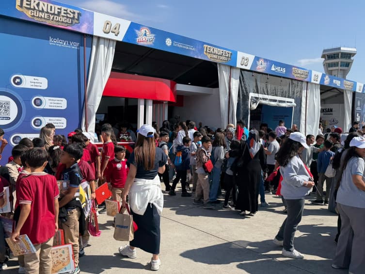 İletişim Başkanlığı TEKNOFEST'te yeni nesil iletişim deneyimleriyle ziyaretçilerle buluşuyor