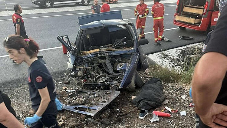 Muğla’da feci kaza! Otomobil refüje çarptı: 2 ölü
