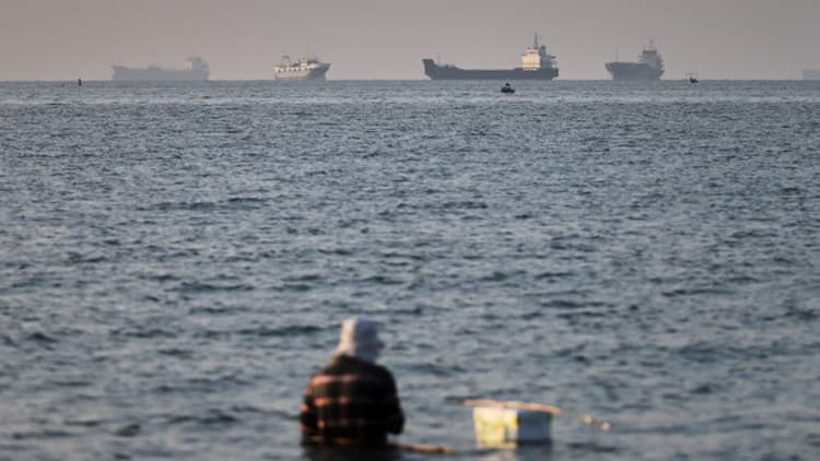 Hürmüz Boğazı'nda kargo gemisi vuruldu
