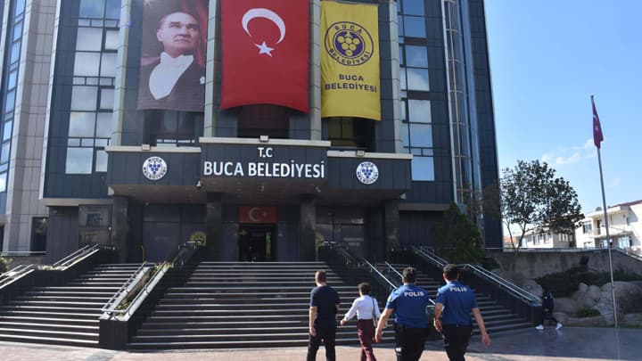 Buca Belediyesi'ne 150 milyon TL'lik borç için haciz! Odalardaki eşyalar haczedilecek