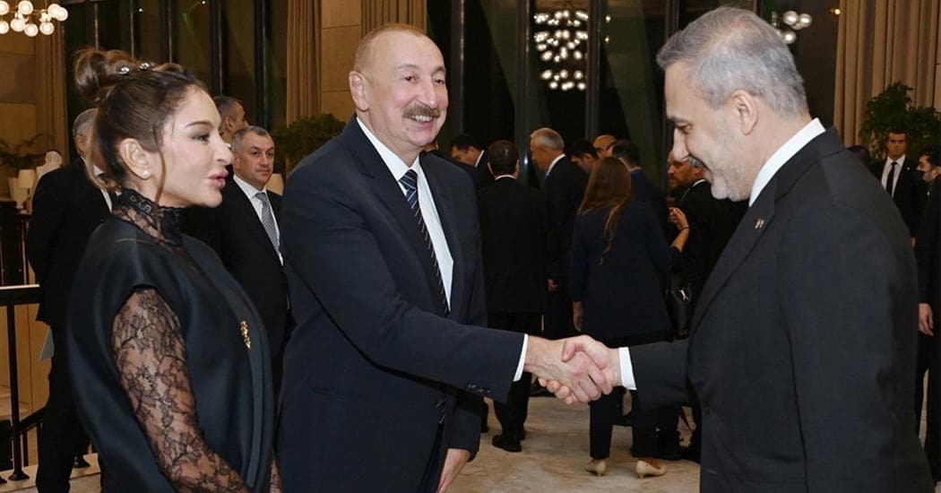 Bakan Fidan Bakü’de