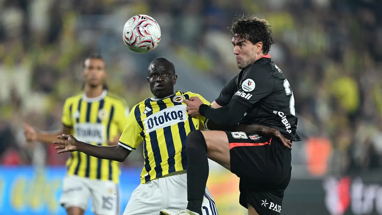 Eski hakemler Fenerbahçe - Beşiktaş maçını yorumladı: 'Derbide 1 gol, 1 penaltı ve 2 kırmızı kart atlandı'