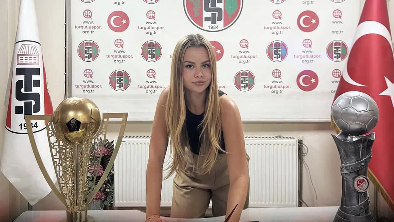 Turgutluspor'un yeni teknik direktörü 22 yaşındaki Zeynep Mestan oldu
