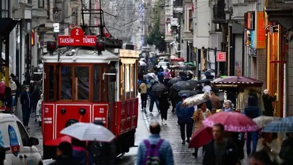 AKOM yeni raporunu yayımladı: İstanbul’da yağışlı hava ne zamana kadar sürecek?
