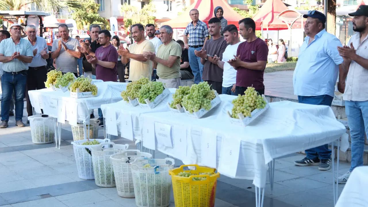 Sarıgöl Sultaniye Üzüm Festivali renkli görüntülere sahne oldu