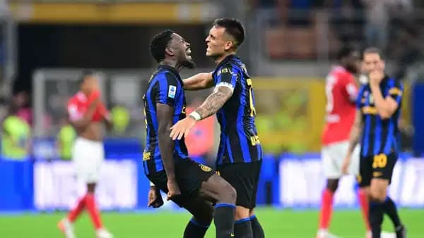 Inter, 2-0 geriye düştüğü maçta Napoli'yi mağlup etti