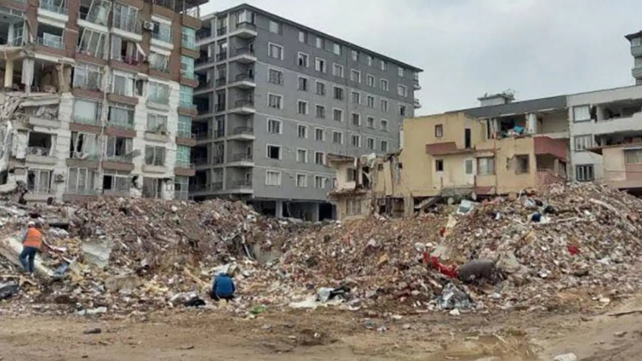 Bulut Apartmanı soruşturmasında yeni gelişme: Eski Belediye Başkanı Kimyeci'ye soruşturma izni yok!