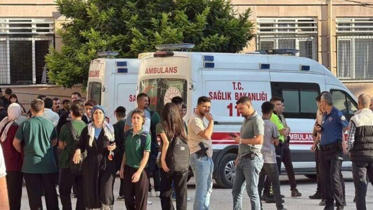 Manisa Valiliği, Turgutlu’daki saldırıda hafif yaralanan tüm öğrencilerin taburcu edildiğini açıkladı