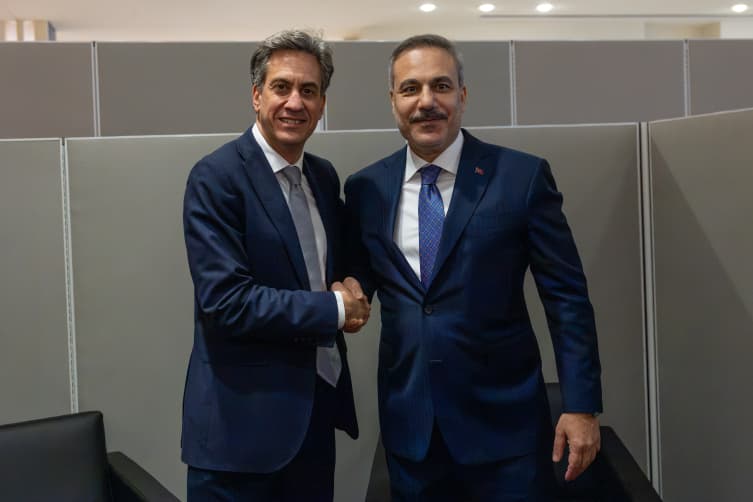 Dışişleri Bakanı Fidan, İngiliz mevkidaşı ile görüştü